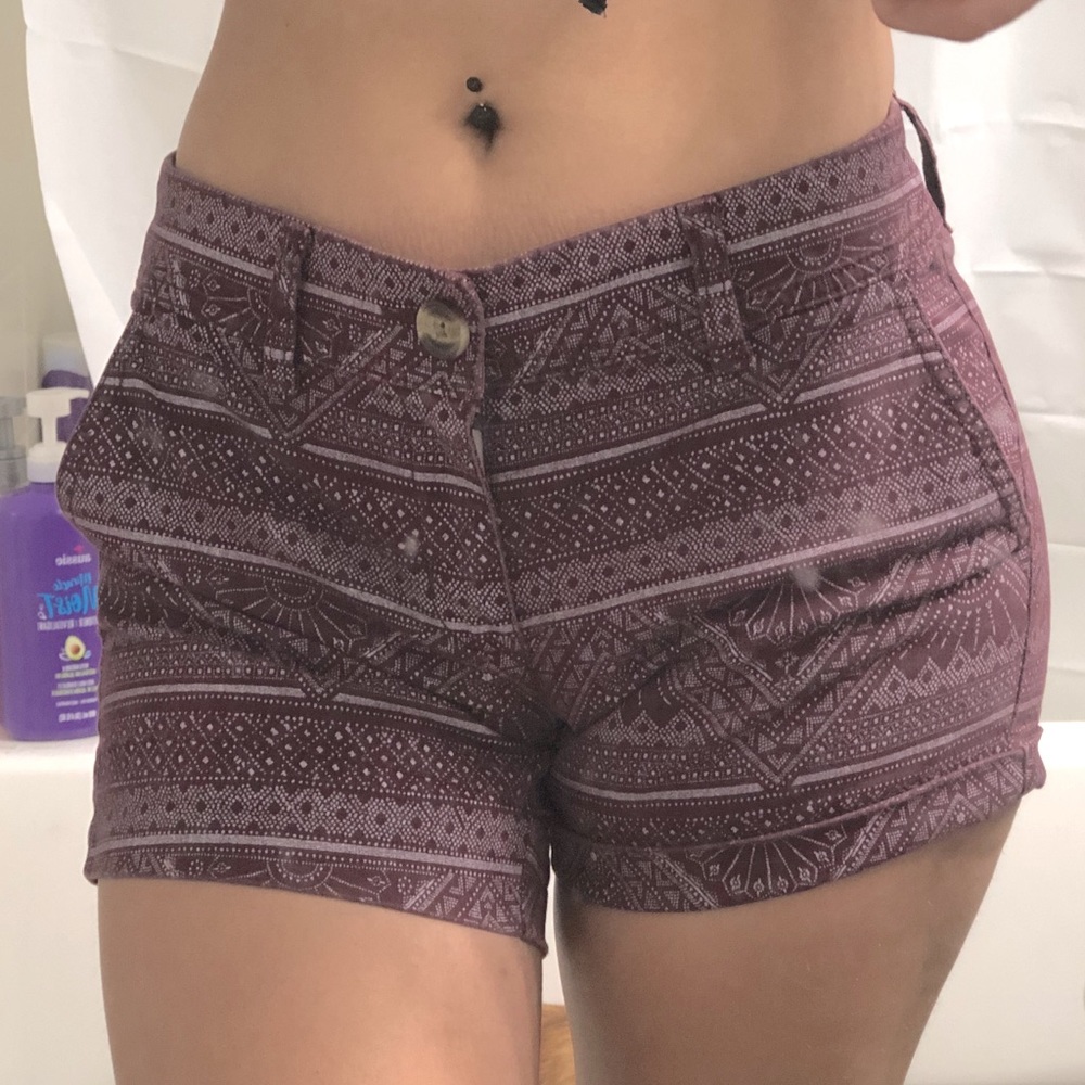 A&E Midi Printed short
